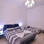 Xl Seafront In Apartamento