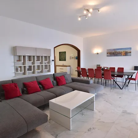 Apartment Xl Seafront Home 4Br 2Bath In Sliema Sliema