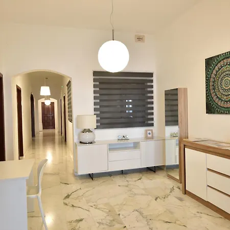 Xl Seafront Home 4Br 2Bath In Sliema *