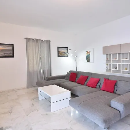 Apartment Xl Seafront Home 4Br 2Bath In Sliema Sliema