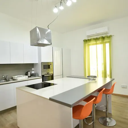 Xl Seafront Home 4Br 2Bath In Sliema Sliema