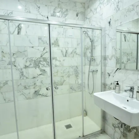 Xl Seafront In Apartamento