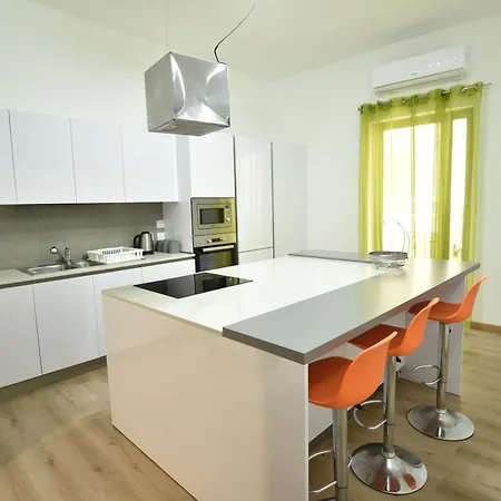 Xl Seafront Home 4Br 2Bath In Sliema Apartment *