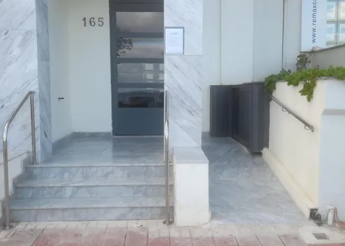 Xl Seafront In Sliema