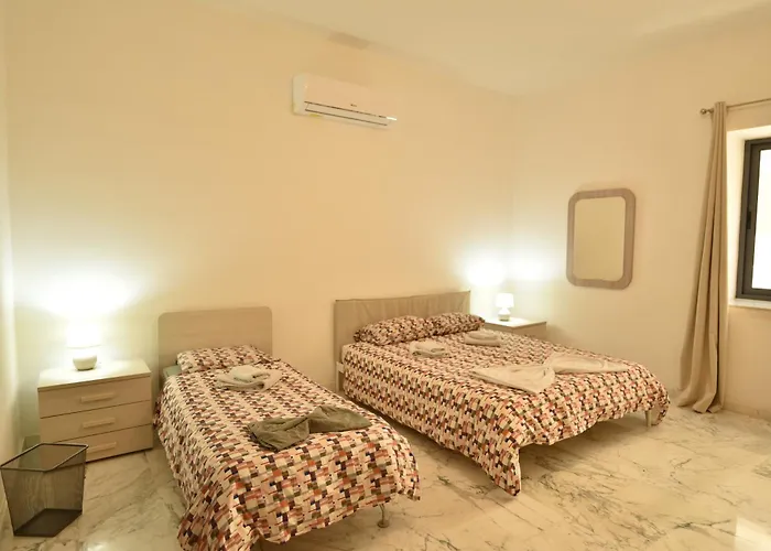 Xl Seafront In * Sliema