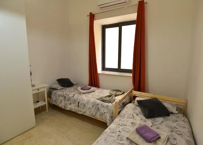 Xl Seafront In Apartment Sliema