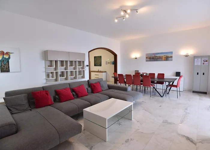 Apartment Xl Seafront In Sliema