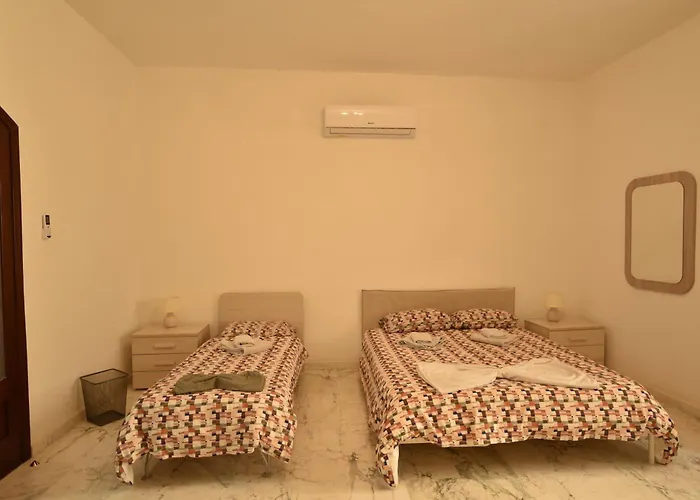 Xl Seafront In Apartment Sliema