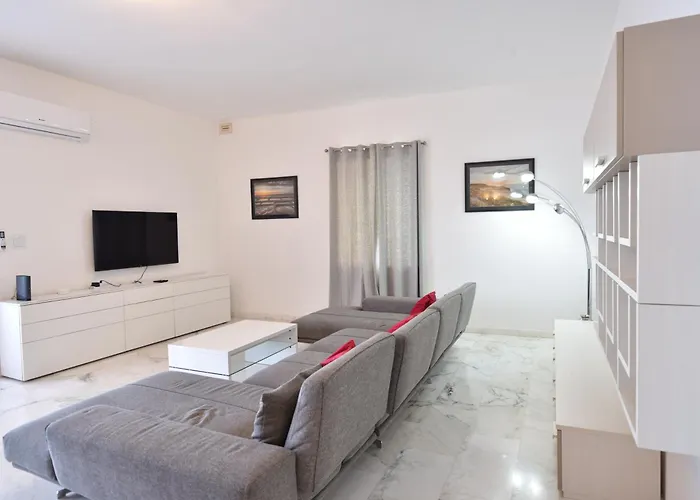 Apartment Xl Seafront In Sliema
