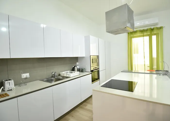 Xl Seafront In Apartment Sliema