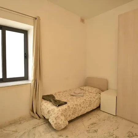 Apartman Xl Seafront In *